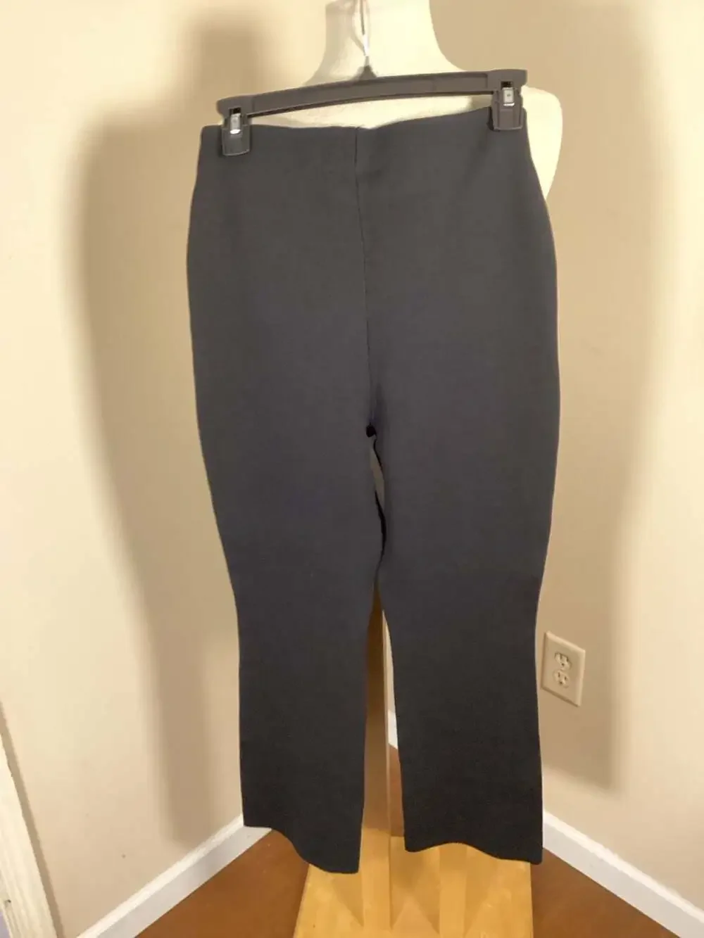 Tuckernuck Black Americano Mid-Rise Flare Leggings